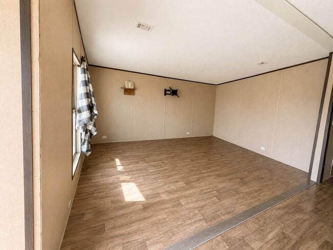 Building Photo - 144 Pr 7758