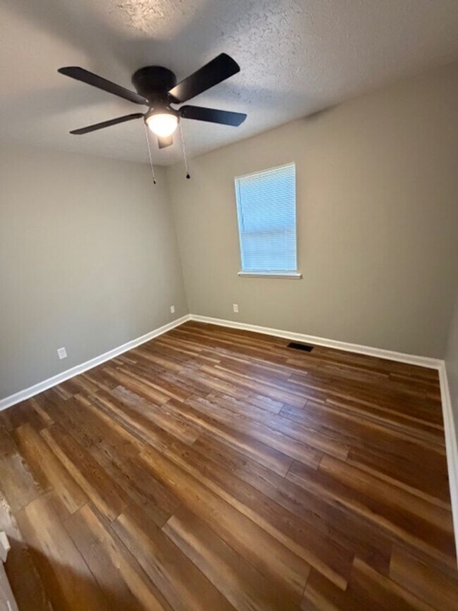 Building Photo - 431 Sentry Oaks Dr