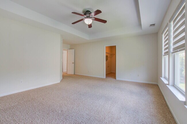 Building Photo - 2217 Daniel Island Dr