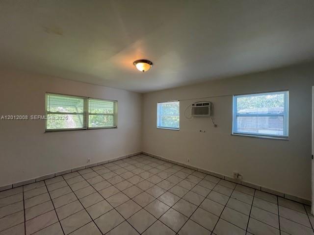 Building Photo - 4548 SW 33rd Ave