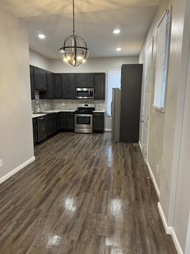 Kitchen - 206 S 16th St