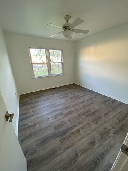 Building Photo - 9594 Inverary Ct