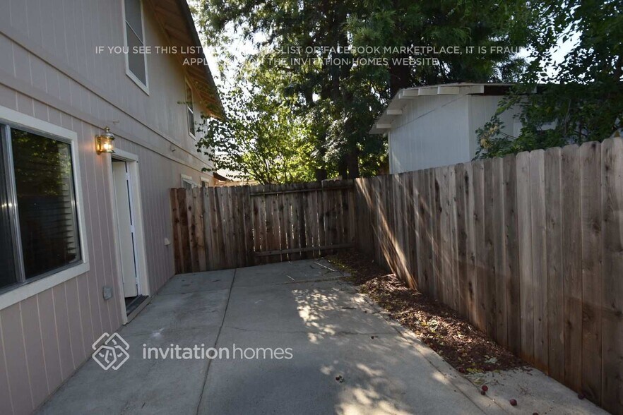 Building Photo - 18 Marty Cir