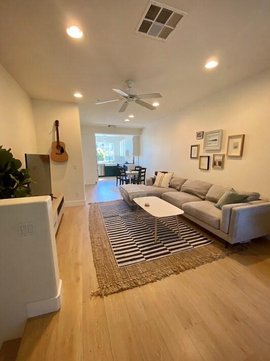 Building Photo - 1363 Abbey Ln