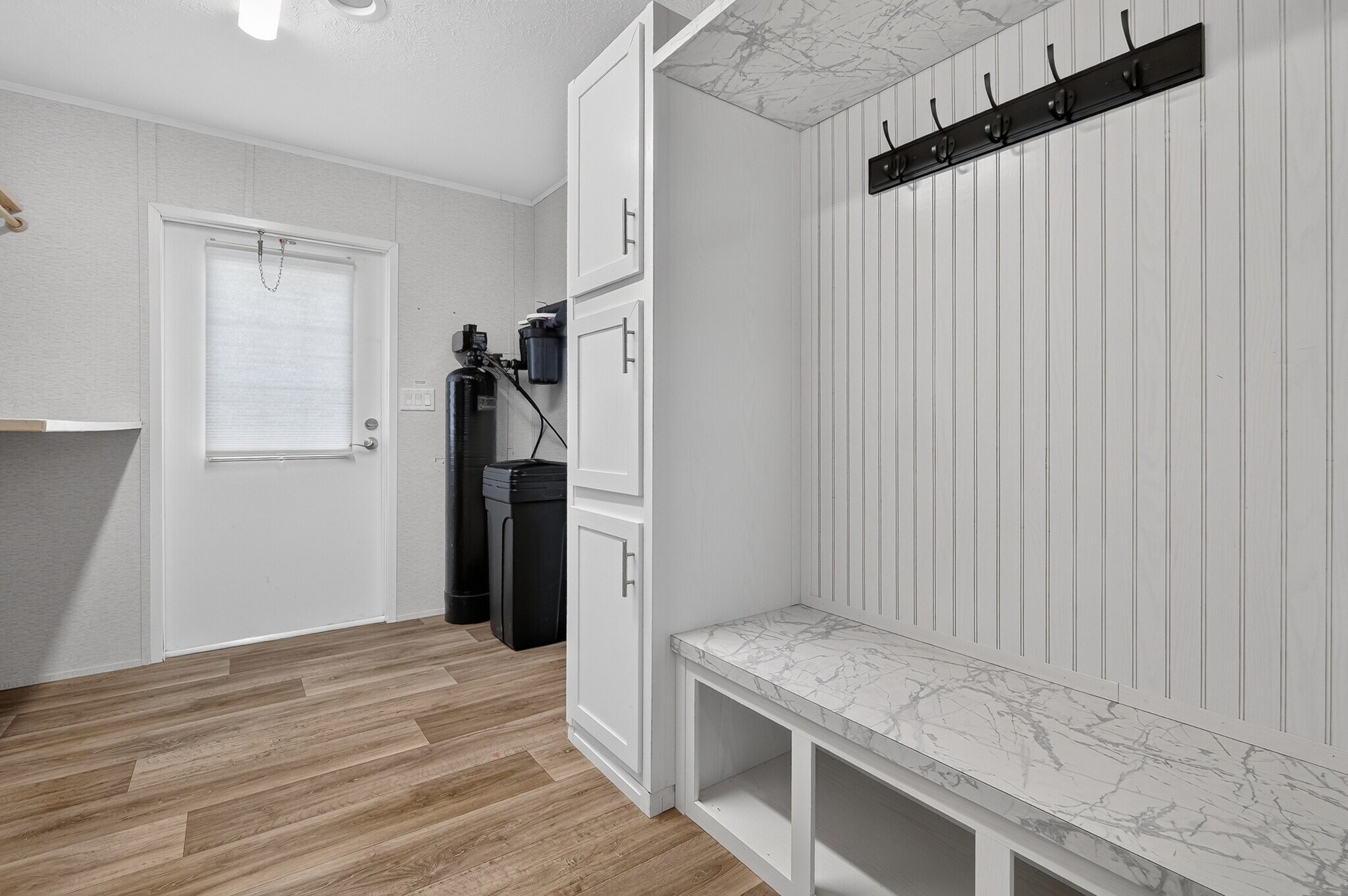 Building Photo - 2033 Daisy Lou