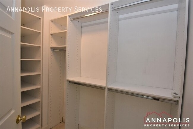 Building Photo - 310 Helmsman Alley
