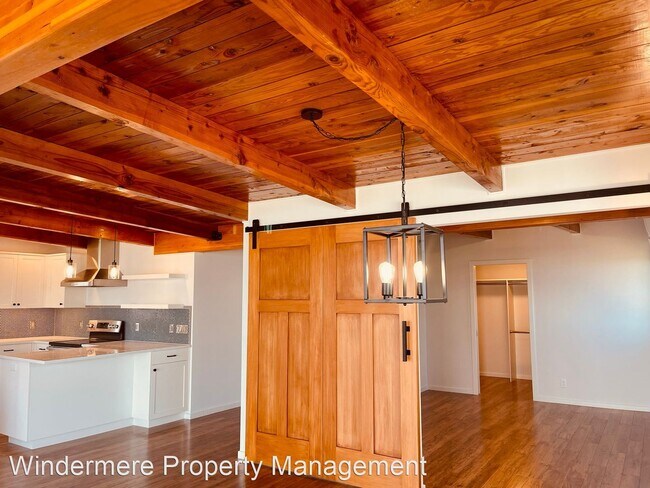 Building Photo - 2 br, 2.5 bath House - 7732 NE Yeomalt Pt ...