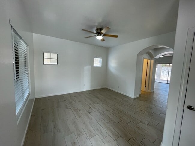 Building Photo - Chandler 3 Bedroom + Den Home | 2.5 Bath | 2-Car Garage | Warner & AZ Ave