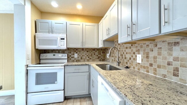 Building Photo - 170 Kingston Ave