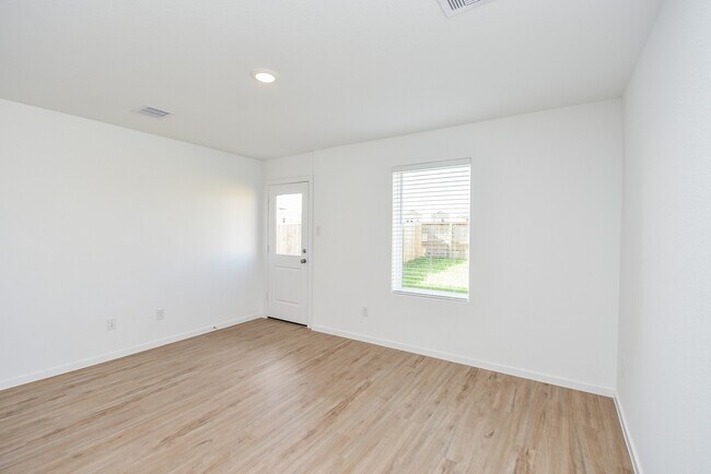 Building Photo - 21430 Carosella Dr