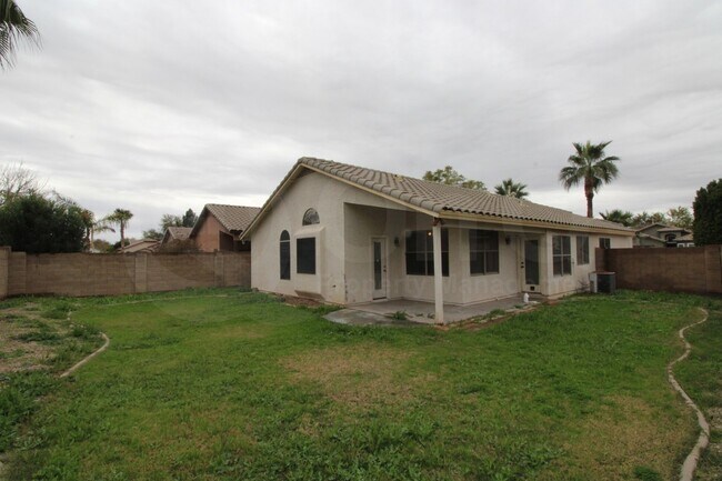 Building Photo - 2189 S Rome St