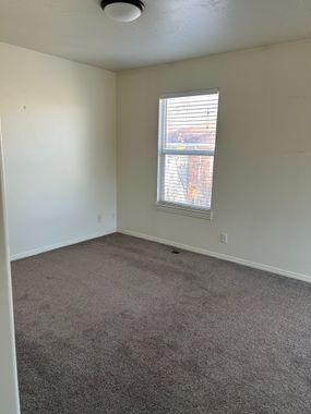 Building Photo - 2576-2900 900 E