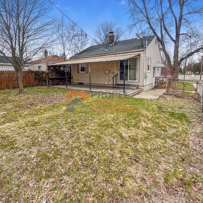 Building Photo - 27645 Avondale St