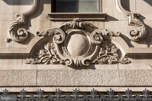 Building Photo - 1300 Chestnut St