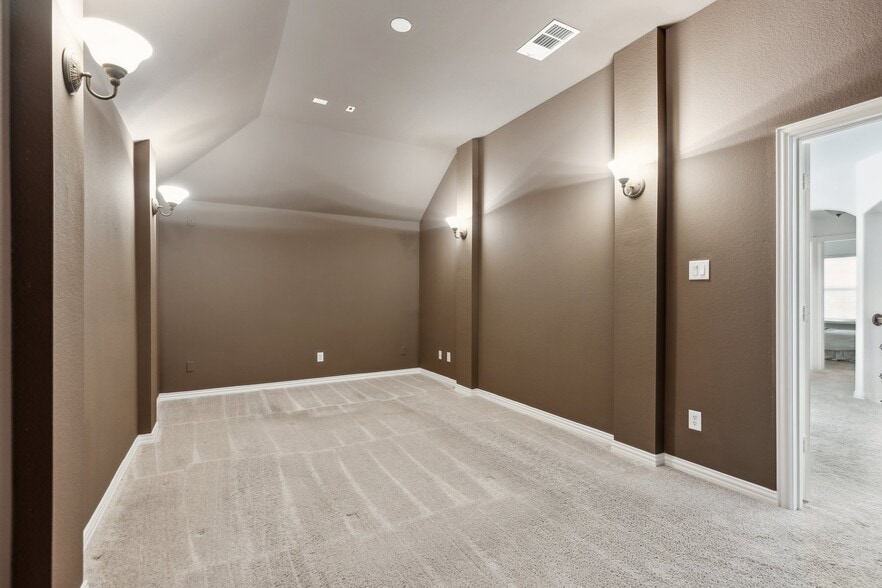 Building Photo - 5637 Belton Ln