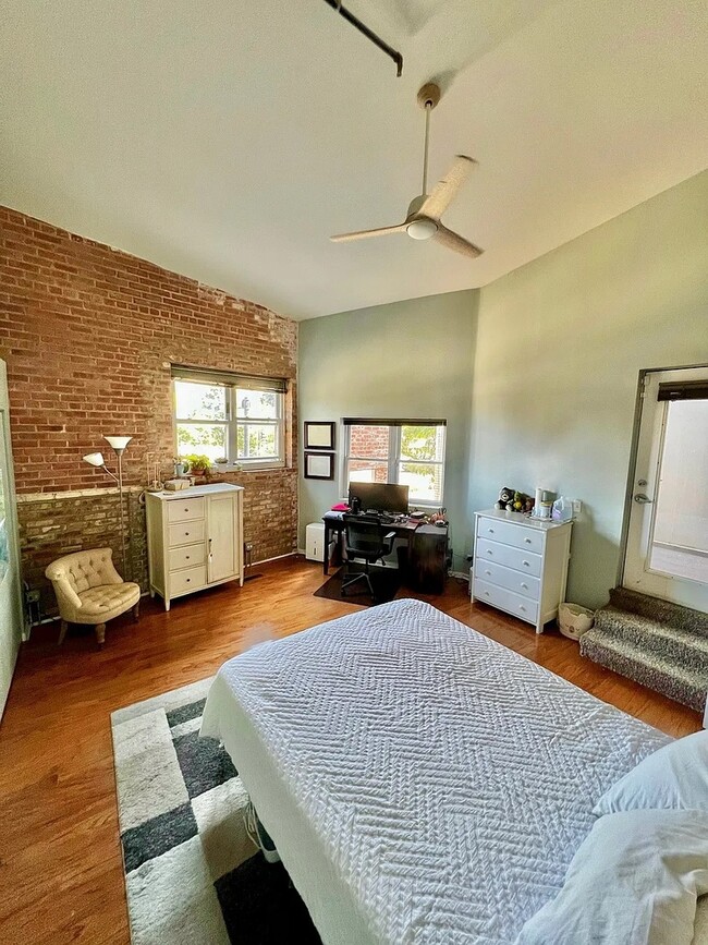 Building Photo - 1834 Ridge Ave