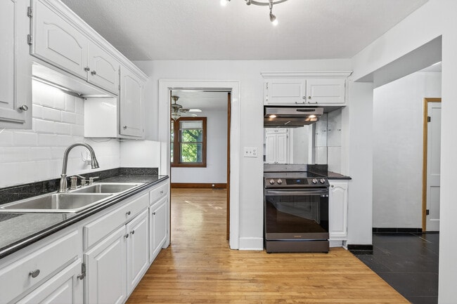 Building Photo - 43965 Deerwood Trail