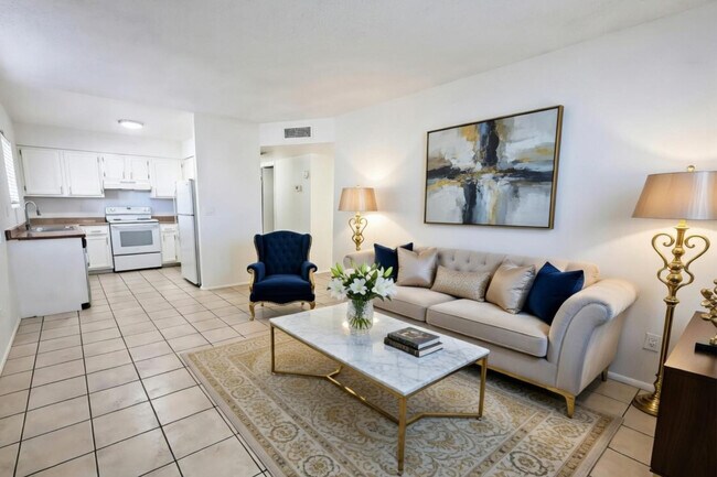 Building Photo - 725 W 1st Ave