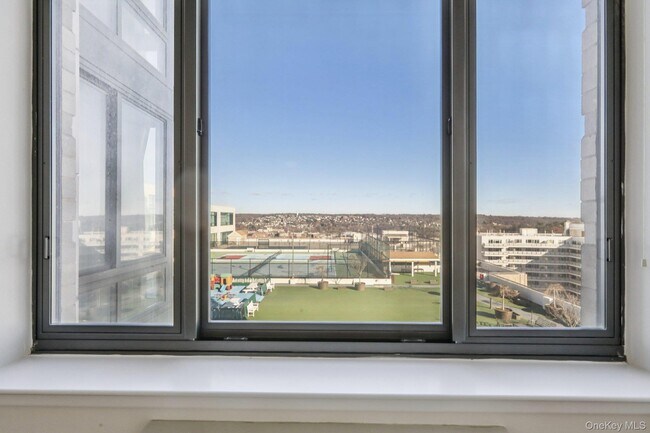 Building Photo - 10 City Pl