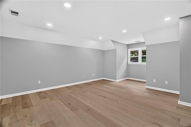 Building Photo - 475 Trammell Dr