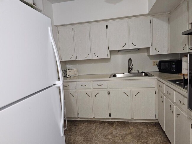 Building Photo - 2331 Finlandia Ln