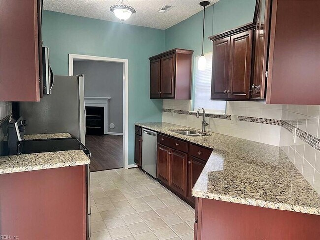 Building Photo - 4930 Cypress Point Cir