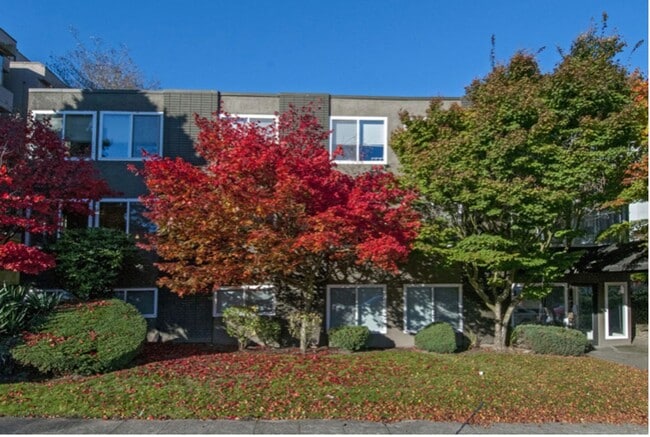 Building Photo - Angeline