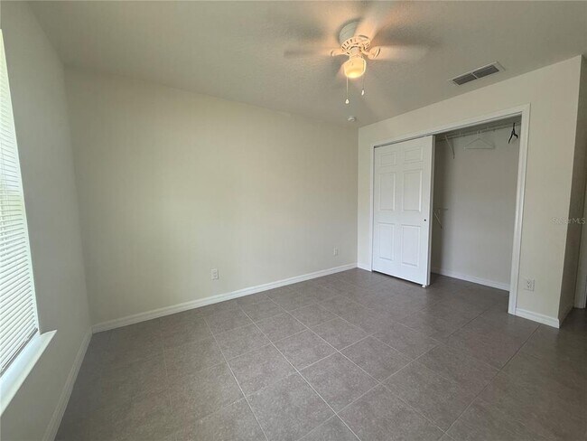 Building Photo - 350 W Ct St