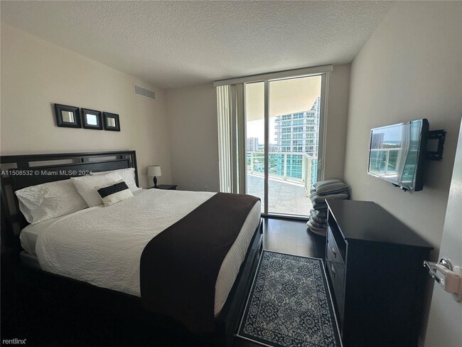 Building Photo - 3 br, 2 bath Condo - 150 Sunny Isles Blvd ...