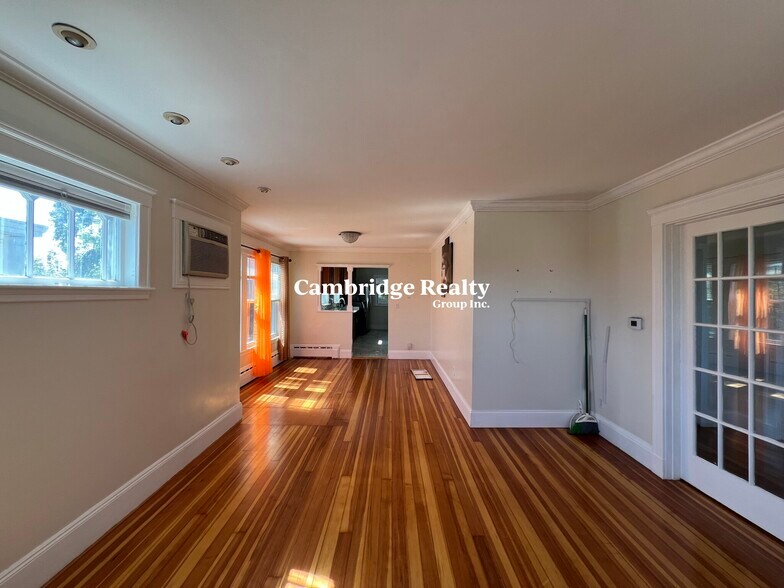 Building Photo - 88 Fellsway E