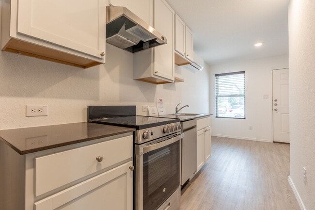 Building Photo - 7125 Elm Cv