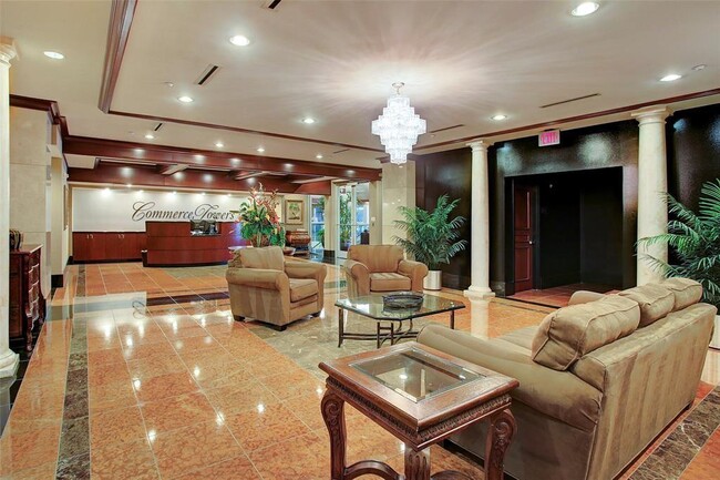 Building Photo - 914 N Main St