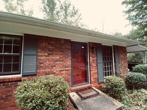 Building Photo - North Asheville - Updated Brick Ranch