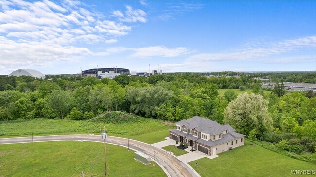 Building Photo - 10 Bentley Dr