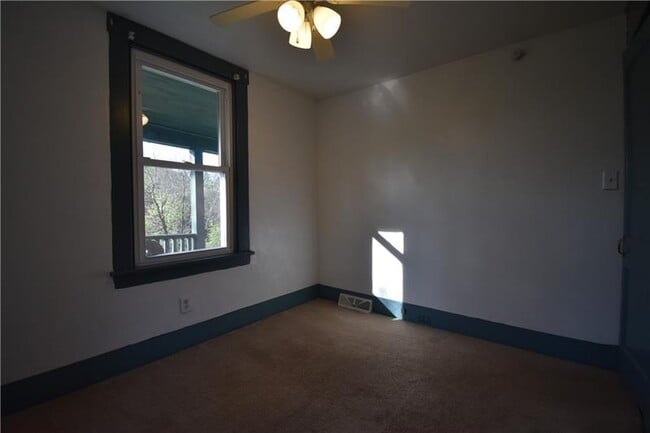 Building Photo - 1008 S Rd