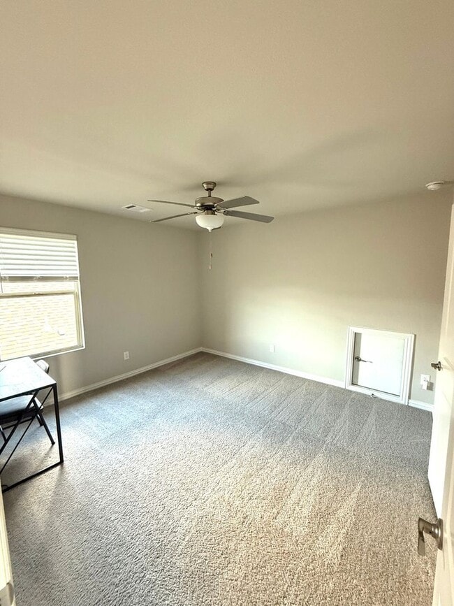 Building Photo - Spacious 4BR4B with Flex Room & OverSized Patio in Aubrey ArrowBrooke