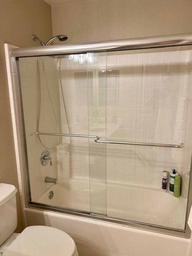 Building Photo - 2bed 2bath 1,401 Sqft VANTIS Condo in the Heart of Aliso Viejo