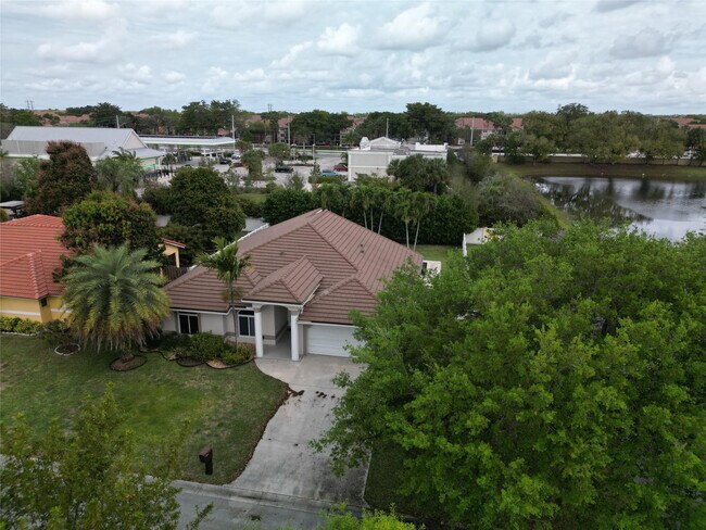 Building Photo - 8949 NW 45th Ct