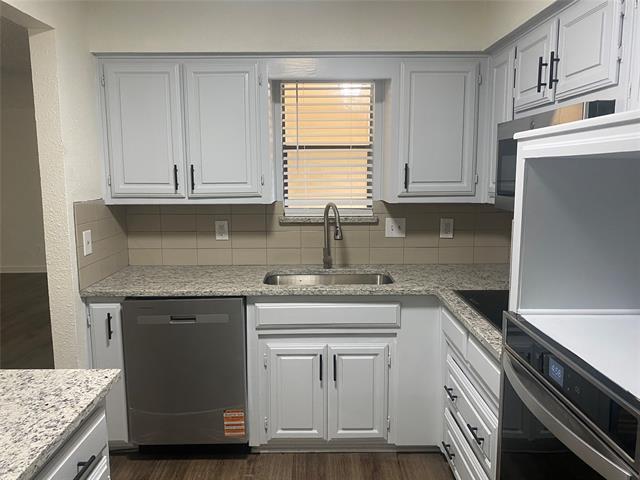 Building Photo - 1914 Spindletop Dr