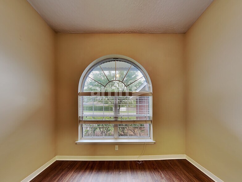 Building Photo - 2091 Cherokee Cove Trl