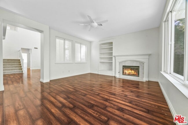 Building Photo - 2909 Venezia Ln