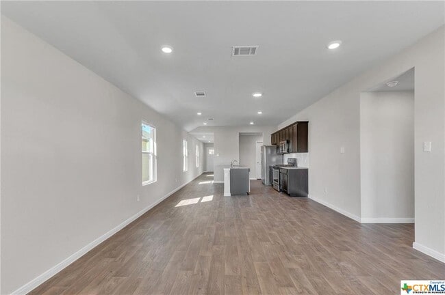 Building Photo - 585 Apache Plum Dr