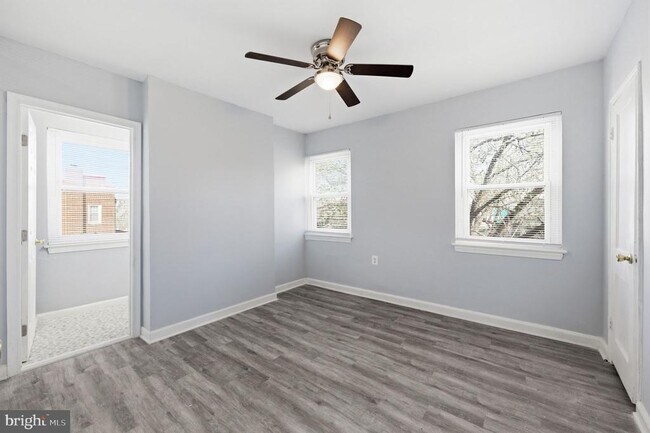 Building Photo - 4029 Grant St NE