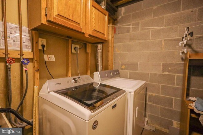 Building Photo - 3737 Capulet Terrace