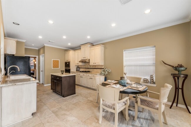 Building Photo - 3902 Lakeridge Canyon Dr