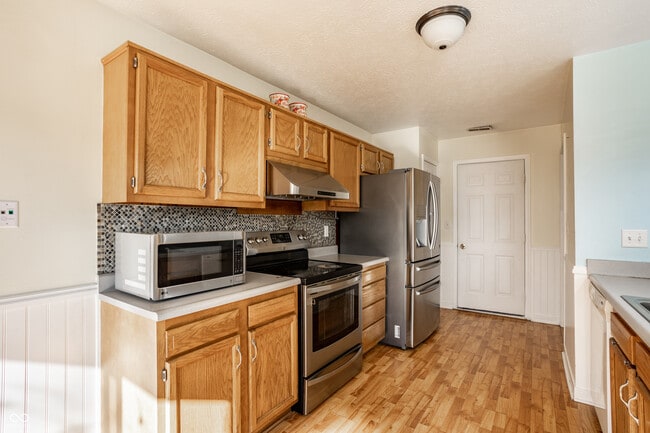 Building Photo - 9653 Aberdeen Ct