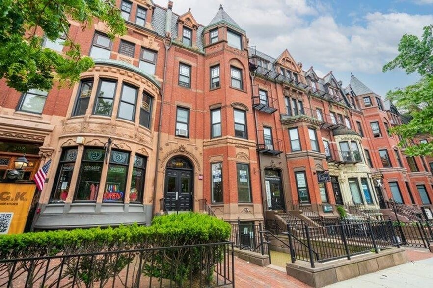 270 Newbury St - 270 Newbury Street