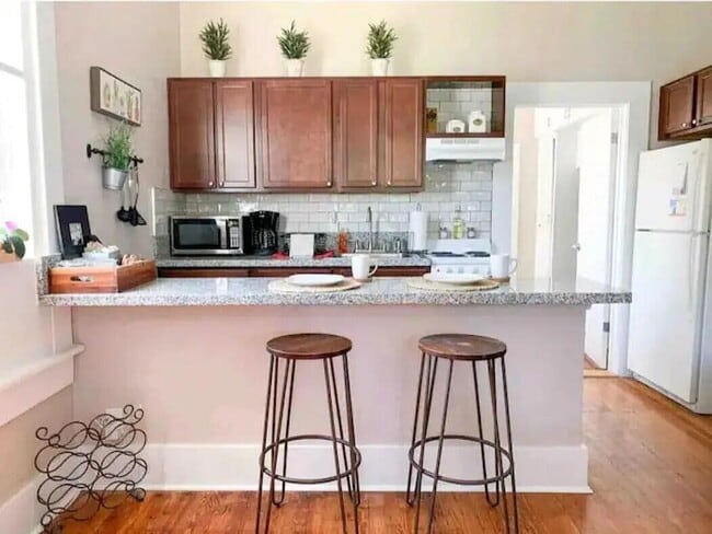 Building Photo - 711 S N St