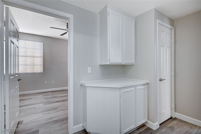Building Photo - 75 N Valle Verde Dr