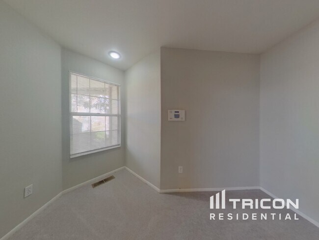 Building Photo - 8431 Silver Shores Dr